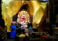 Opfer für eine hinduistische Gottheit in den 