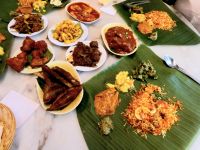 indisches Mittagessen auf dem Bananenblatt