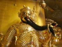 Chinesische Figur in einem der Tempel