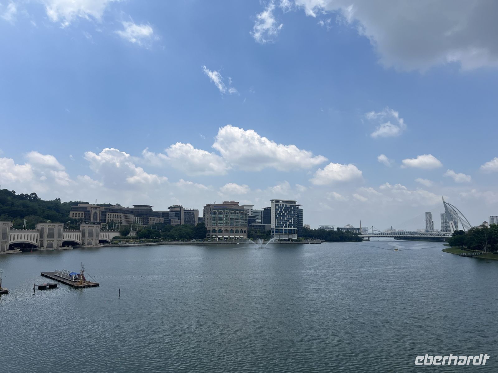 Fluss, Putrajaya, Malaysia.jpeg