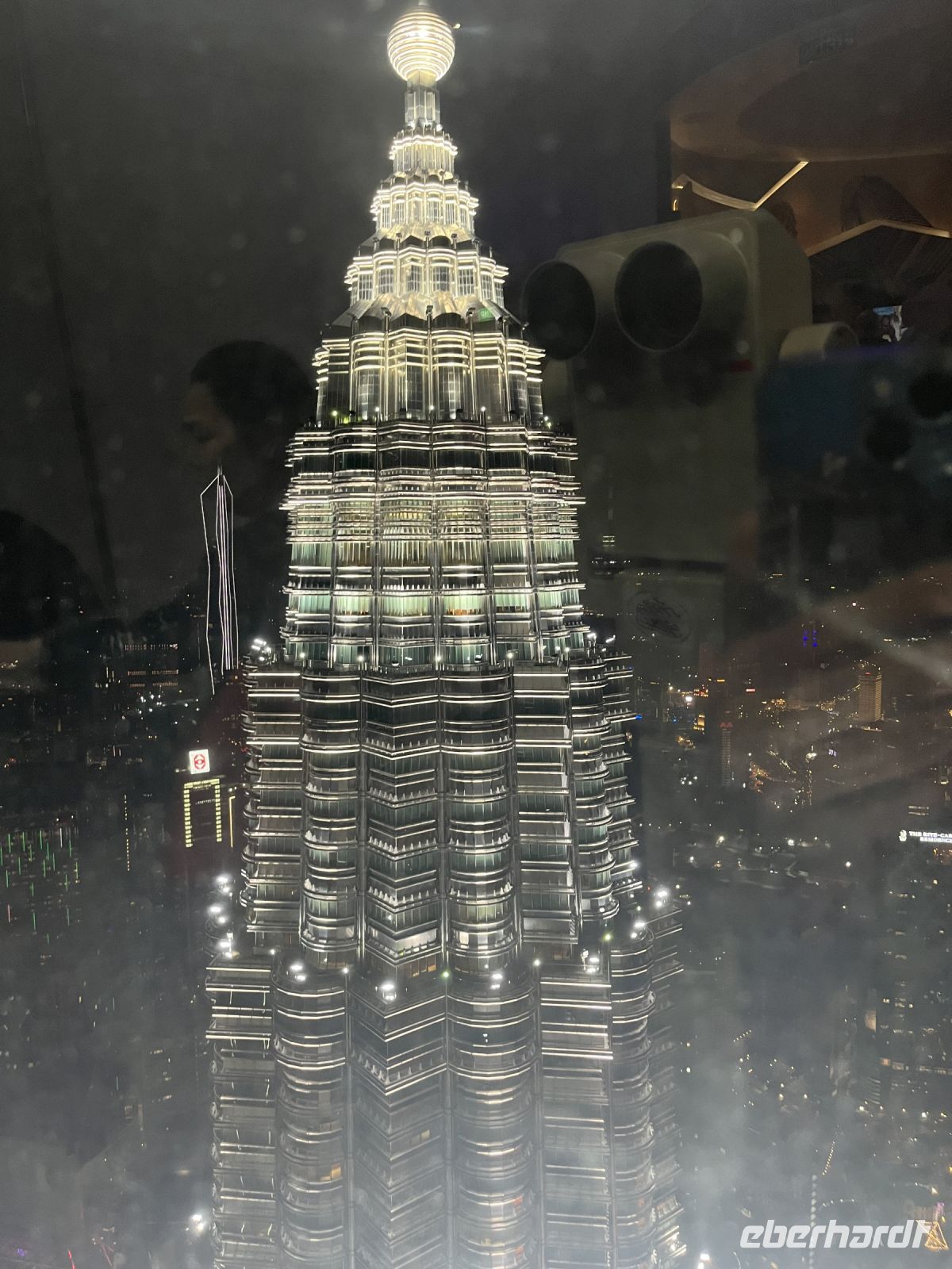 Blick vom Observation Deck, Petronas Twin Towers, Kuala Lumpur, Malaysia.jpeg