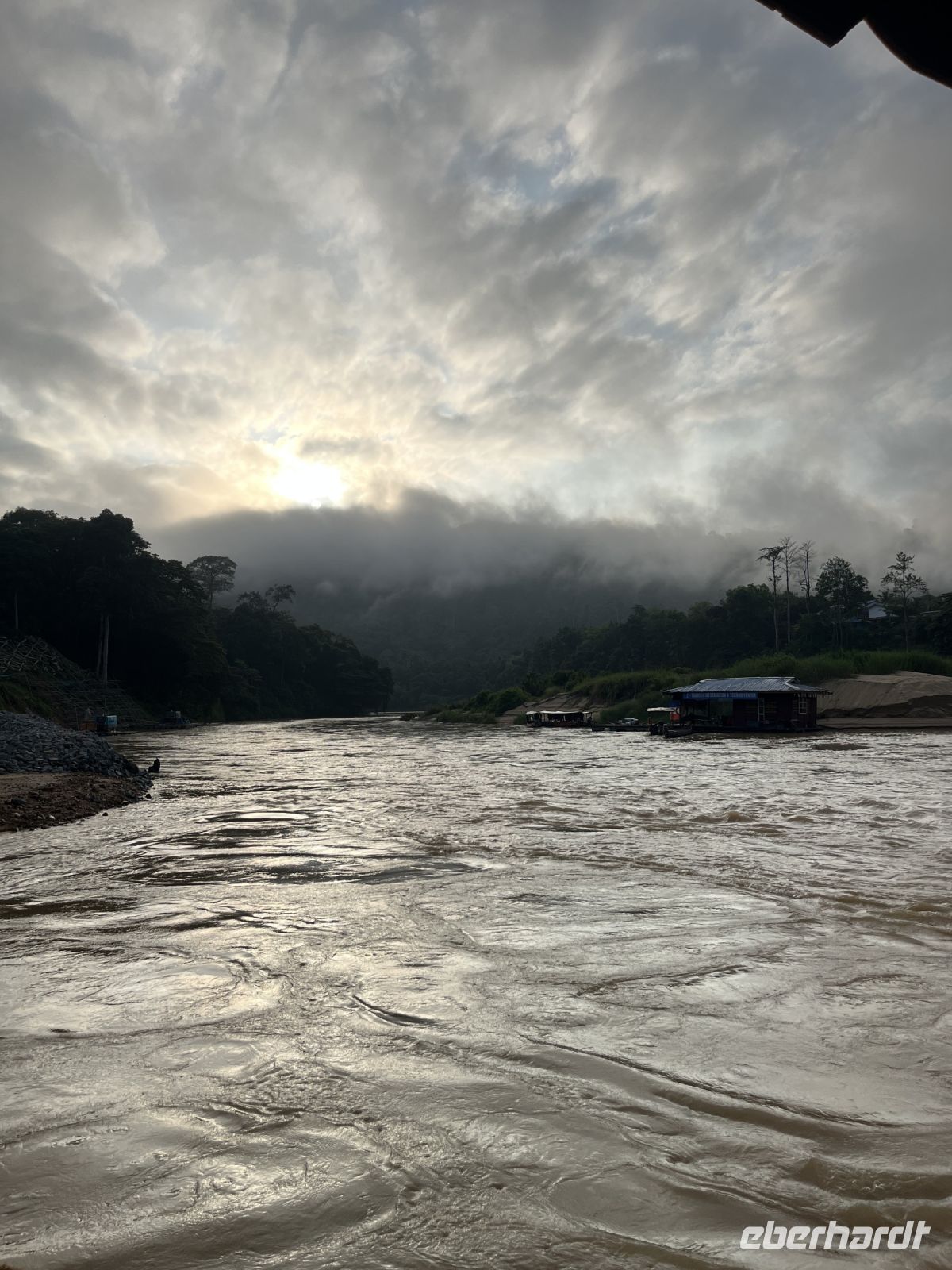 Fluss, Taman Negara, Malaysia.jpeg