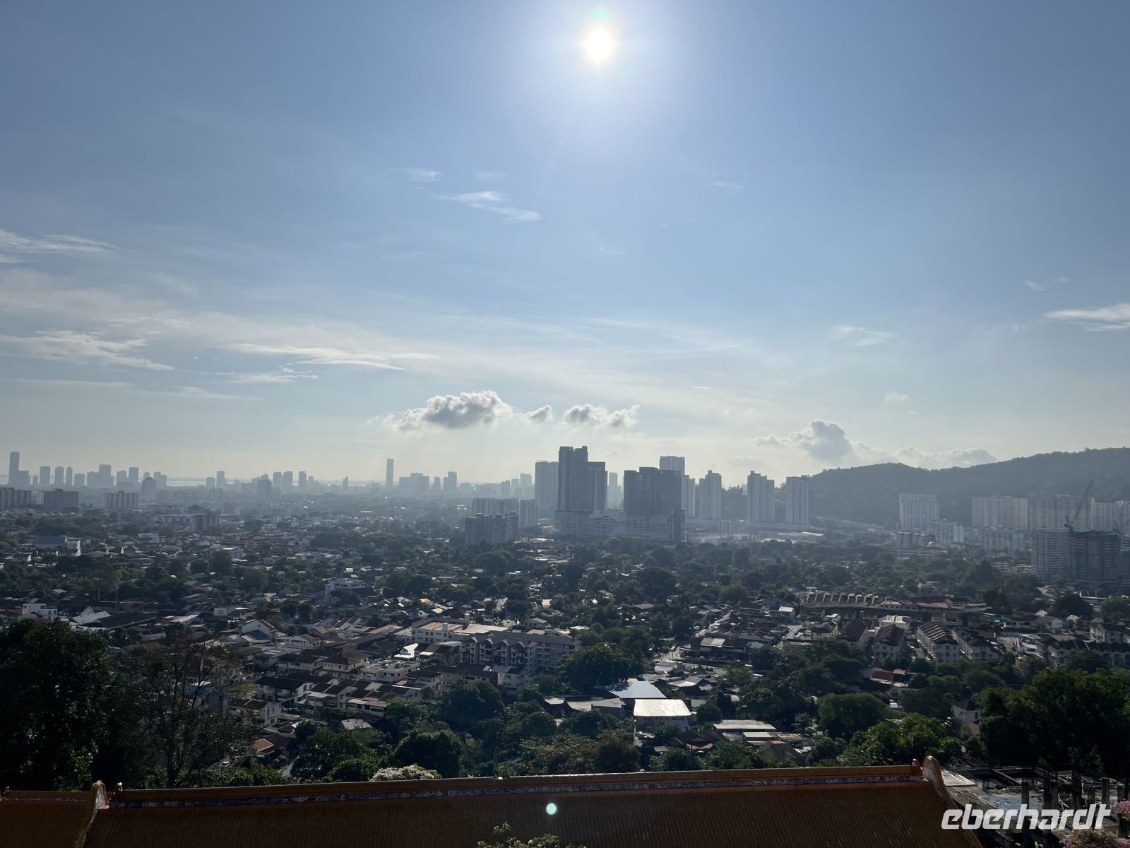 Blick vom Kek-Lok-Tempel, George Town, Malaysia.jpeg