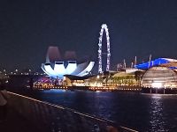 Die Appel Kugel, Flyer und ArtScient Museum - Abendstimmung in Singapur &ndash; &copy; Marieta Beck (Eberhardt TRAVEL)