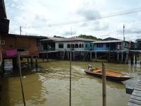 Brunei_Bootsfahrt_Wasserdorf_P1050577