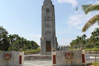 am Kriegsdenkmal in KL