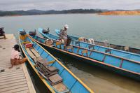 mit dem Einbaum zum Iban Langhaus