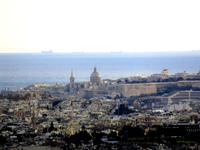 Blick von der Festungsmauer Mdinas auf Valletta