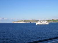 Die andere Fähre kommt uns entgegen.