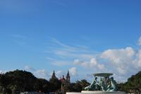 Tritonenbrunnen und St. Publius Kirche