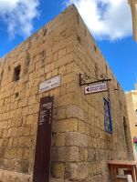 Fünf Einwohner sind hier ansässig.