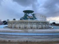 Tritonenbrunnen zwischen 1955 und 1959 nach Einwürfen des Bildhauers Vincent Apap