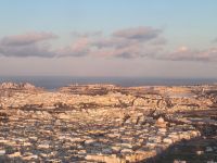 Blick über Malta beim Anflug vom Flugzeug