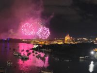 ilvesterfeuerwerk über Valletta/Blick vom The Waterfront Hotel/Sliema/Malta