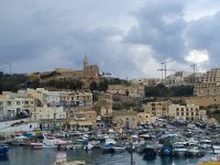 Ankunft mit der Fähre im Hafen Mgarr/Gozo/Malta