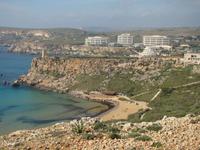 Blick auf den Wachturm ,,Ghajn Tuffieha Tower