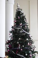 Weihnachtsbaum im Foyer des Hotels