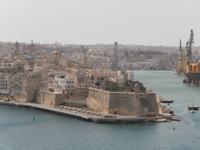 Blick vom Upper Barraca Garden in Valletta über den Grand Harbour, Senglea