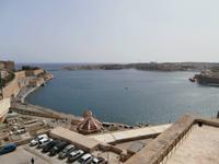 Blick vom Upper Barraca Garden in Valletta über den Grand Harbour