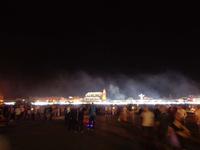 Nachts auf dem Jemaa el Fna in Marrakesch
