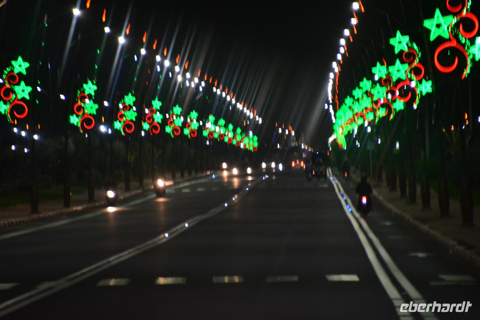 Straßenbeleuchtung zu unserem Hotel