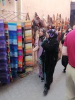 Frauen beim Einkaufen, Souk in Marrakesch