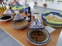 Kostprobe der Erzeugnisse: Arganhonig, Amlou und Arganöl