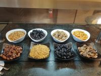 Auswahl an Trockenfrüchten beim Frühstück im Hotel, Essaouira