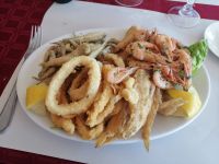 Fischplatte im Fischrestaurant in Qualidia