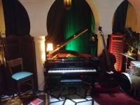 das berühmte Klavier im Riecks Café in Casablanca