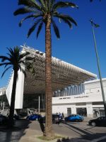 moderne Bahnstation mit dem alten Bahnhof, Rabat