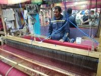 Weberstuhl in der Agaven-Seiden-Werkstatt, Medina von Fes