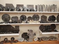 Verkaufshalle, Fossilienwerkstatt in Erfoud