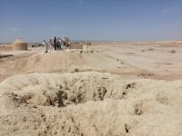 Ein Berber führt uns die Anlage vor