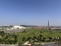 Stadttheater und Mohammed VI Tower in Rabat