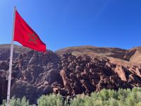 13.4. Dadestal-Monkeyfinger..jpeg