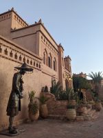 258) Ankunft in der Unterkunft Riad Ksar Ighnda Aït Ben Haddou, Marokko