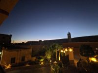 260) Ankunft in der Unterkunft Riad Ksar Ighnda Aït Ben Haddou, Marokko