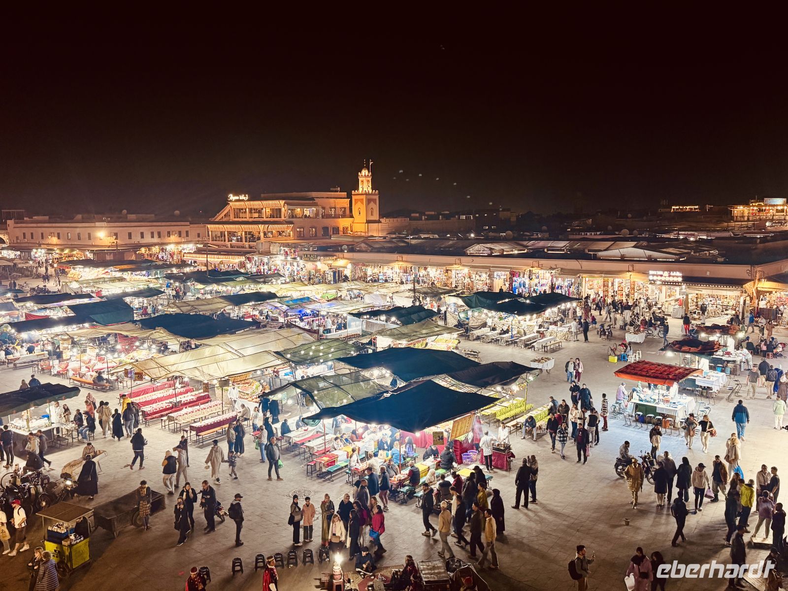 1. Tag - Jemaa el-Fnaa, Marrakesch &ndash; &copy;  (Eberhardt TRAVEL)