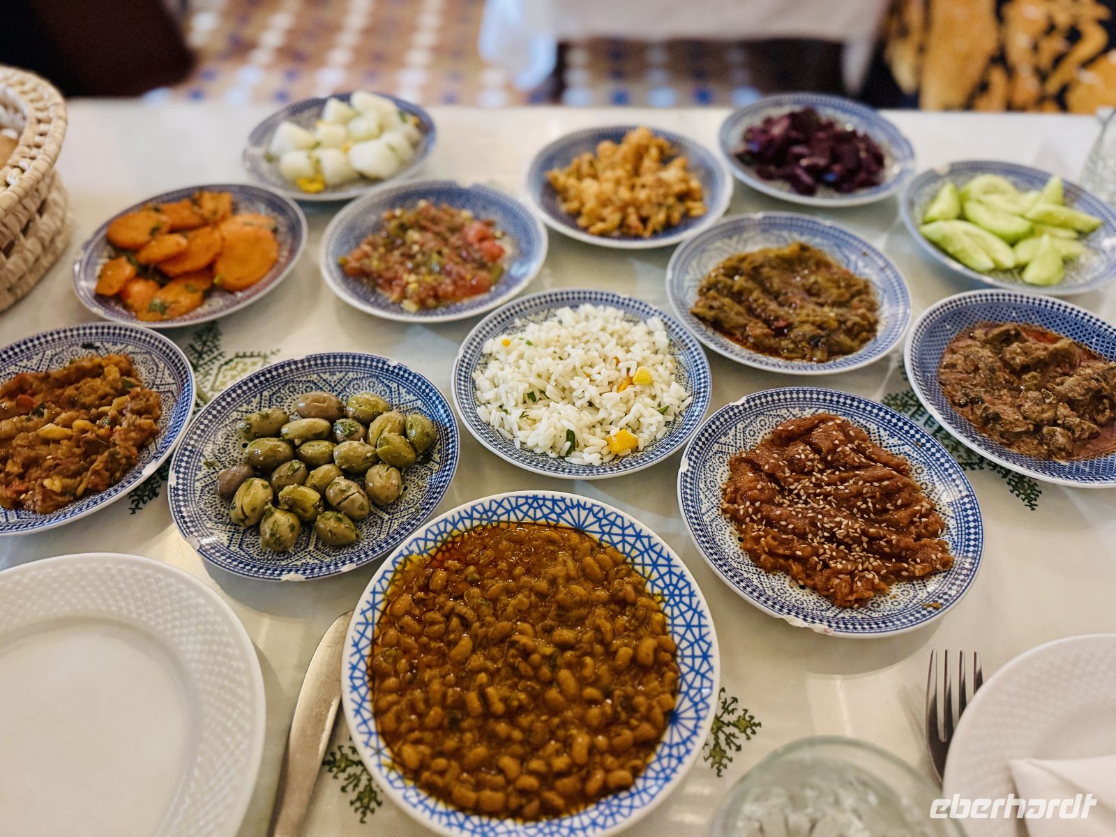 7. Tag - Typisch marokkanische Vorspeisen  &ndash; &copy;  (Eberhardt TRAVEL)