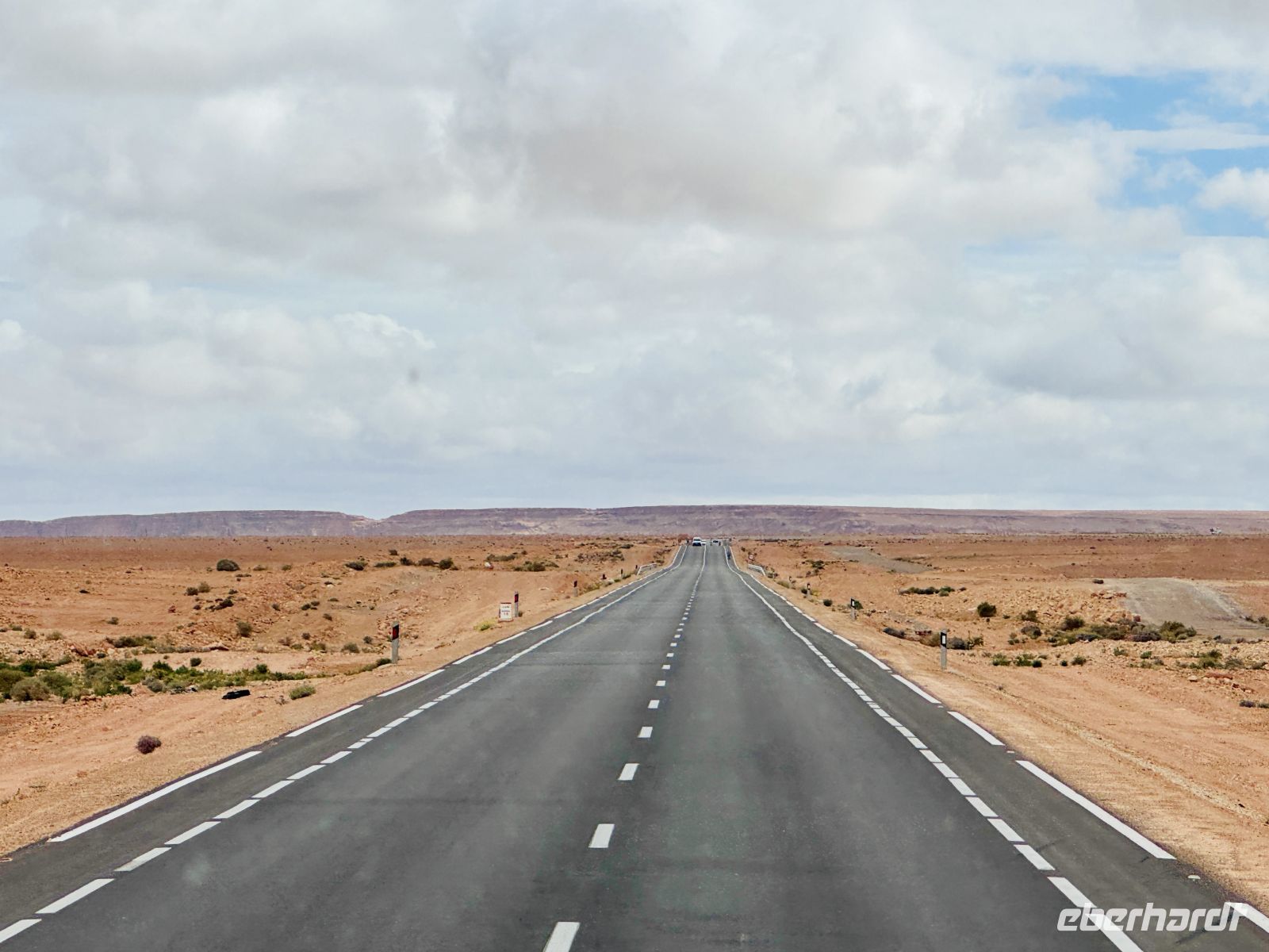 8. Tag - Weite Landschaft auf dem Weg nach Arfoud &ndash; &copy;  (Eberhardt TRAVEL)