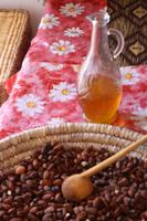 Arganfrüchte und -öl