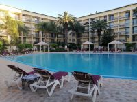 Pool im Hotel in Fes