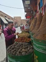 Said präsantiert uns die marokkanische Gewürze, Marrakesch