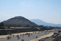 Teotihuacan - Straße der Toten mit Sonnentempel