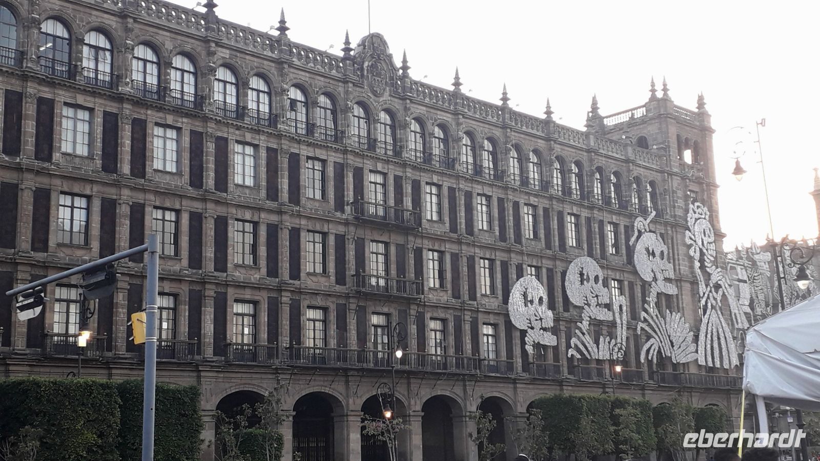 Viele Gebäude wurden zum Tag der Toten dekoriert