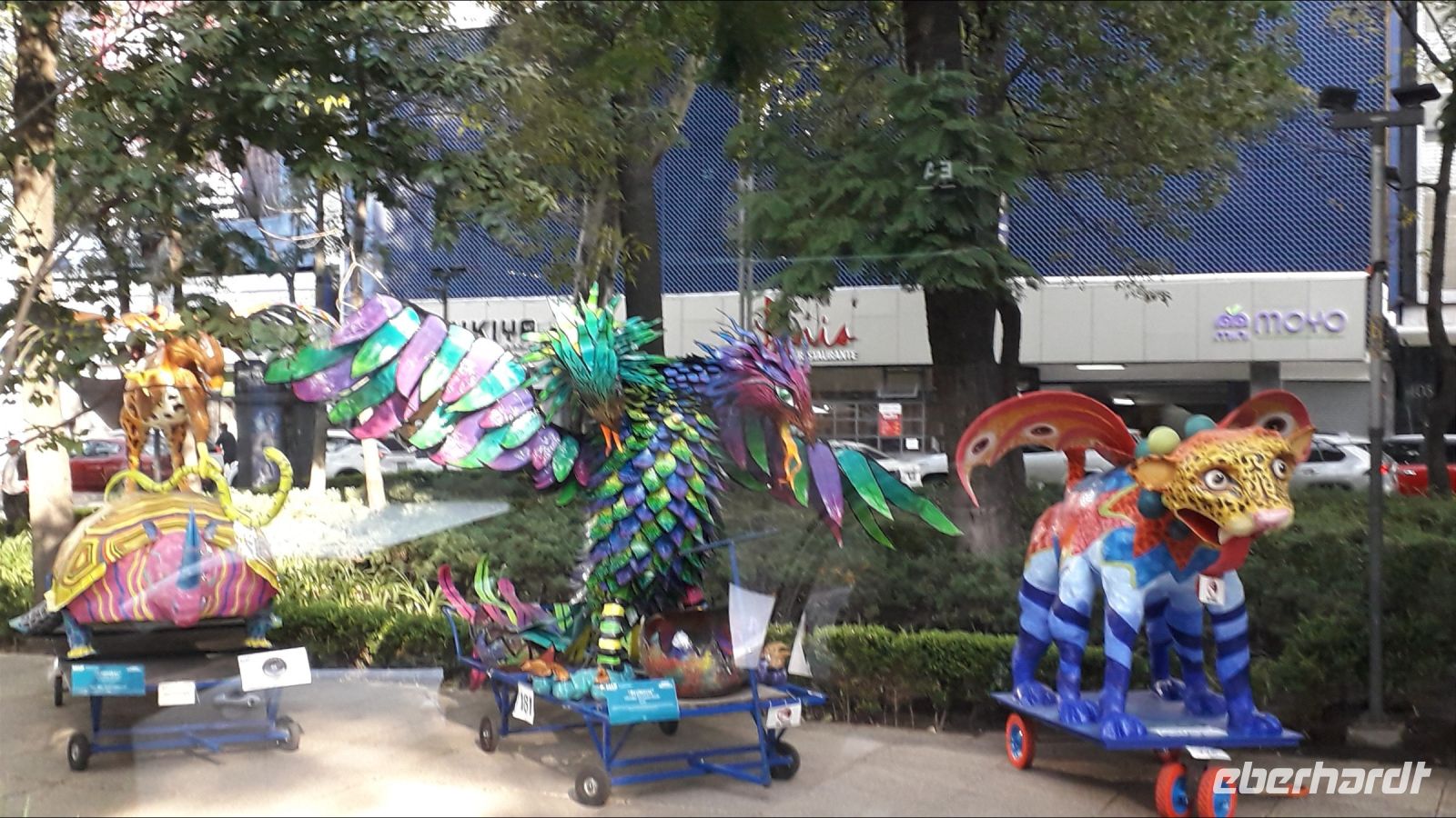 Ausstellung am Straßenrand / Mexiko-Stadt