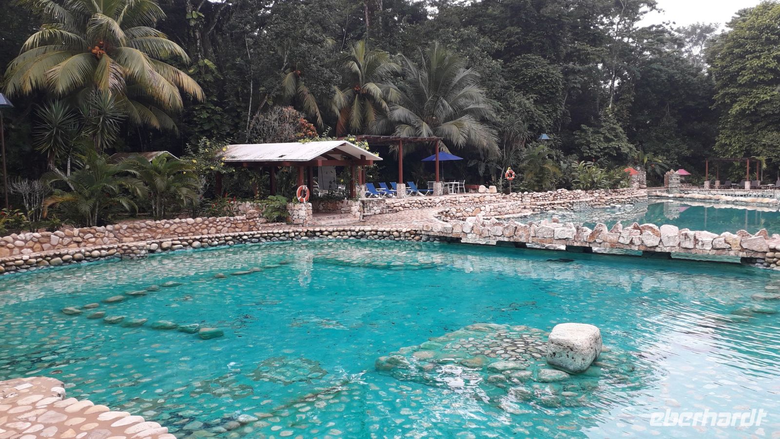 Die Poolanlage des Hotels in Palenque