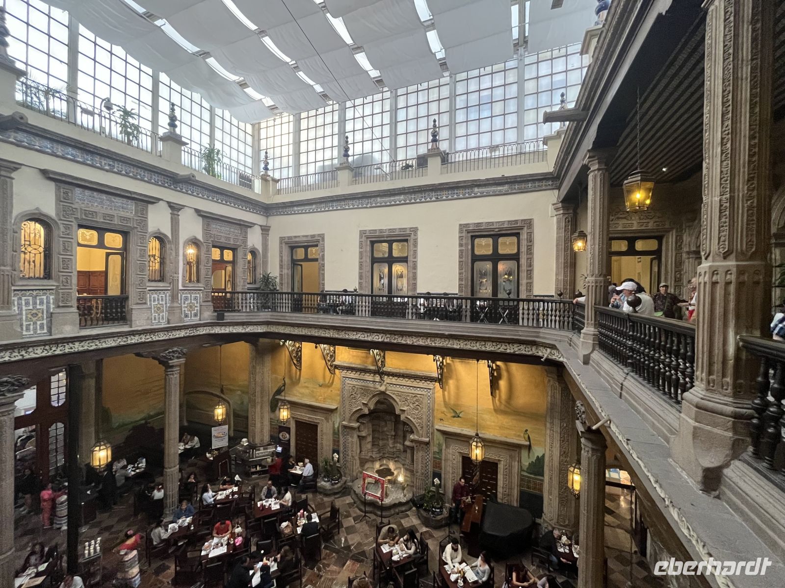 Cafe Sonborns, Mexico-City