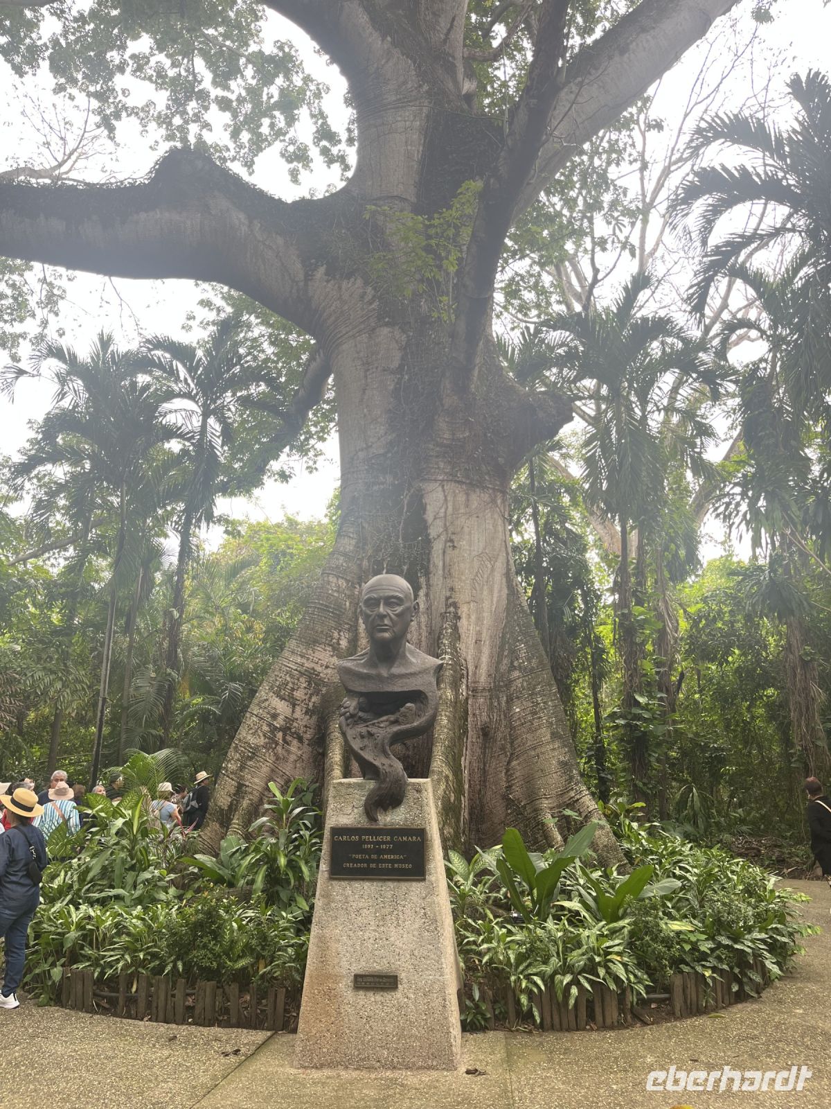 Statue vom Gründer des 